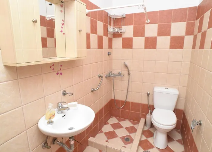 Little Yard & #2 Apartmán *