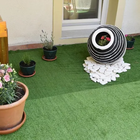 Апартаменты Little Yard & #2